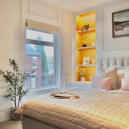 Villa Cosy Renovated House In Warrington Exterior foto