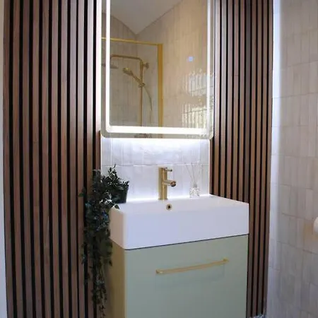 Villa Cosy Renovated House In Warrington Exterior foto