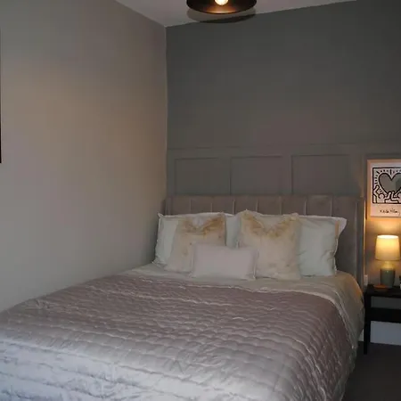 Villa Cosy Renovated House In Warrington Exterior foto